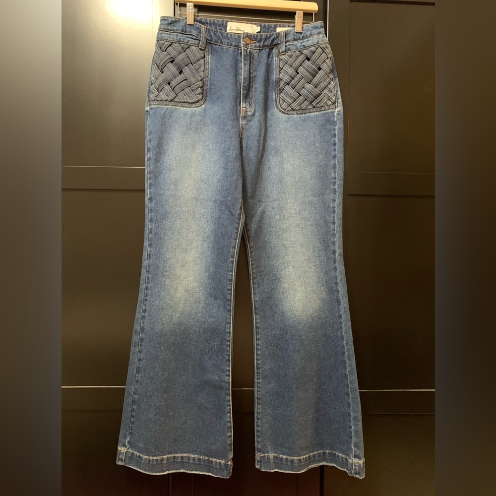 Sam Edelman Flare Jeans with cool detail,size 31,essential denim